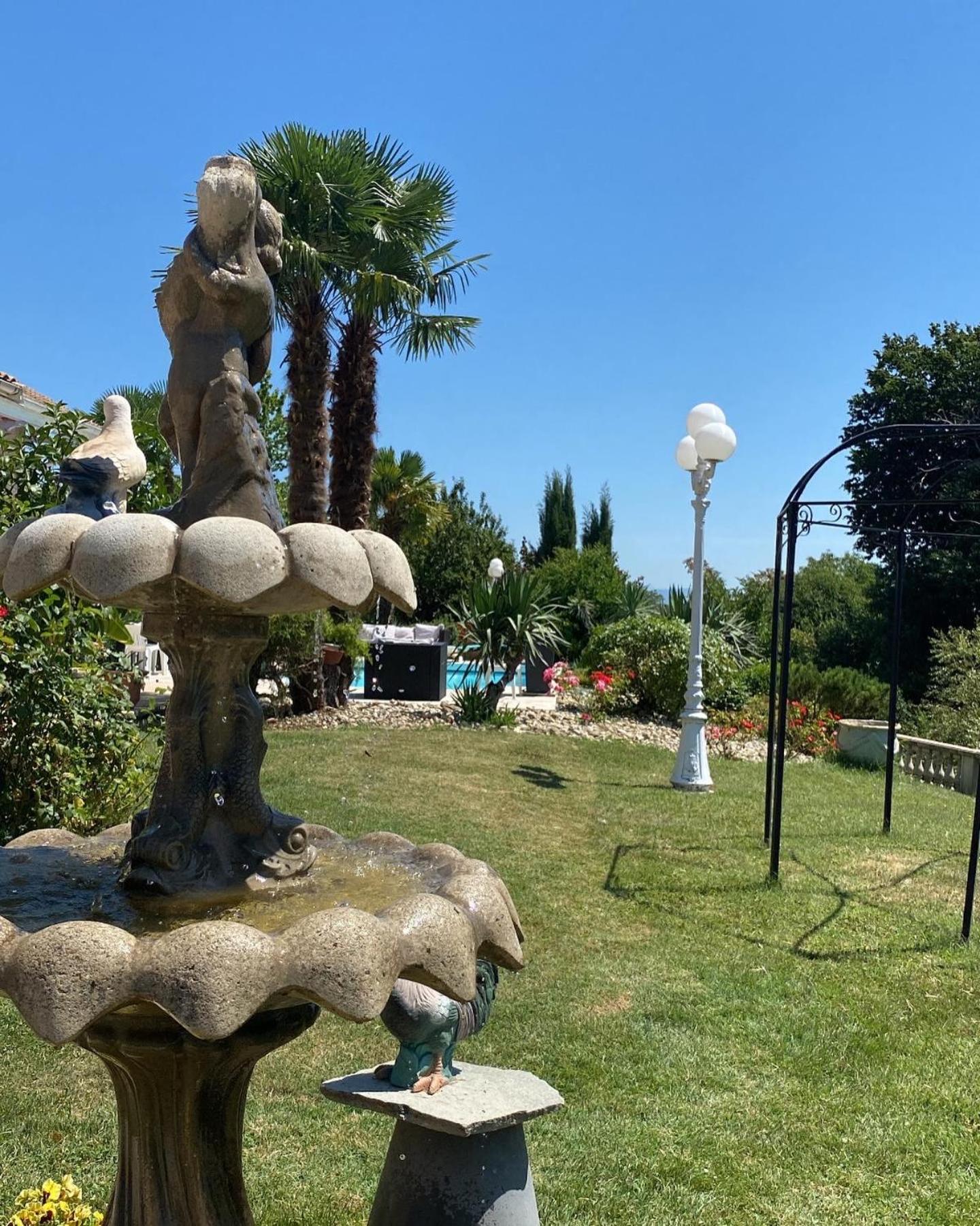 Saint-Didier-de-la-Tour Domaine De La Provencale B&B 외부 사진